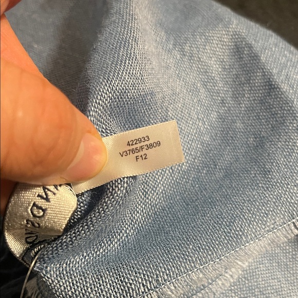 Land Ends 70% Alpaca 🦙 & 30% Silk Light Denim Blue Fringe 🧣 - Picture 6 of 6